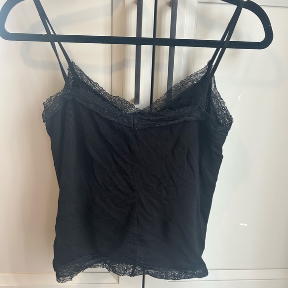 Black tank top with lace detailing - Picture 2 of 3